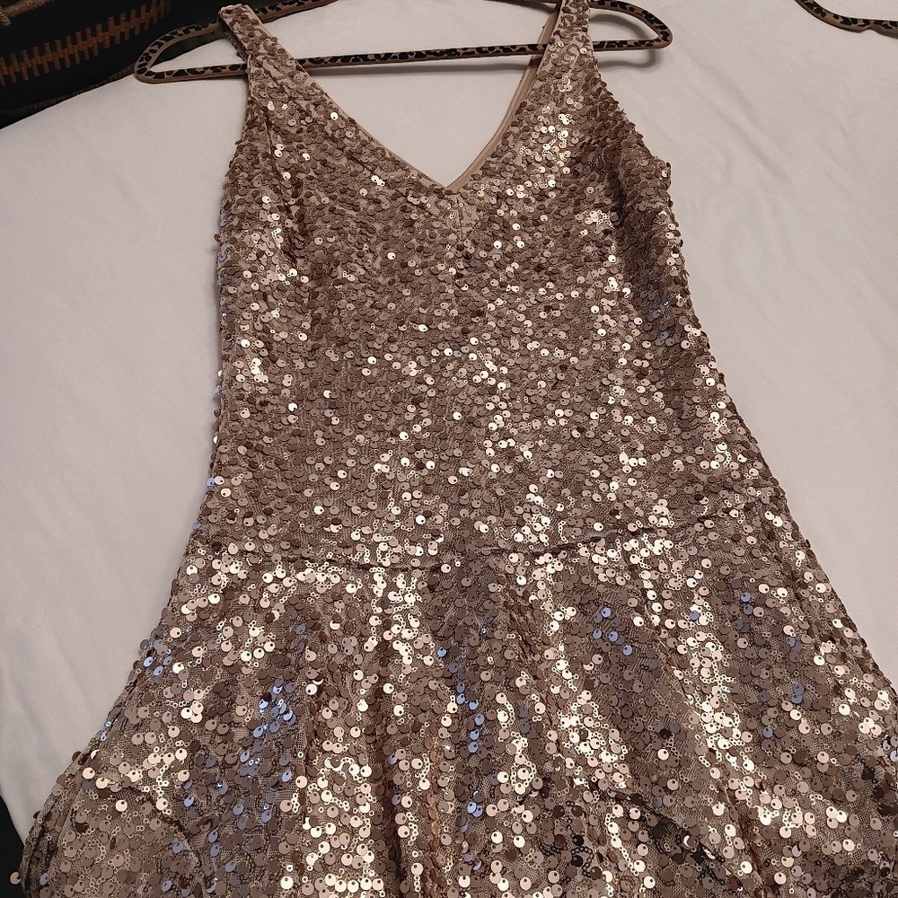Guess V neck Sequin dress, cocktail‎   - Size Small - Picture 7 of 11